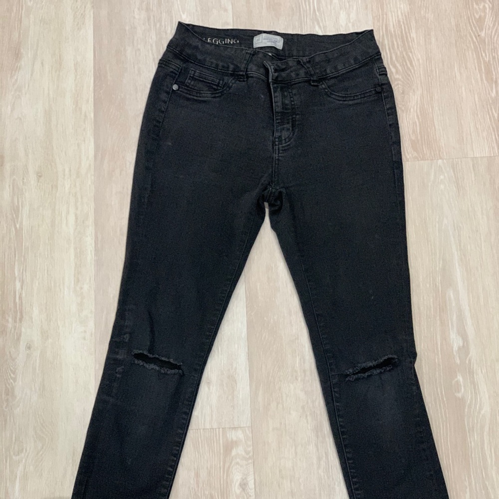 Black Ankle Jeggings with distressed knees!